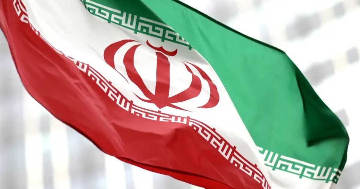 دبلوماسيًا ودفاعيًا.. إيران تتعهد بمواجهة العقوبات الأمريكية