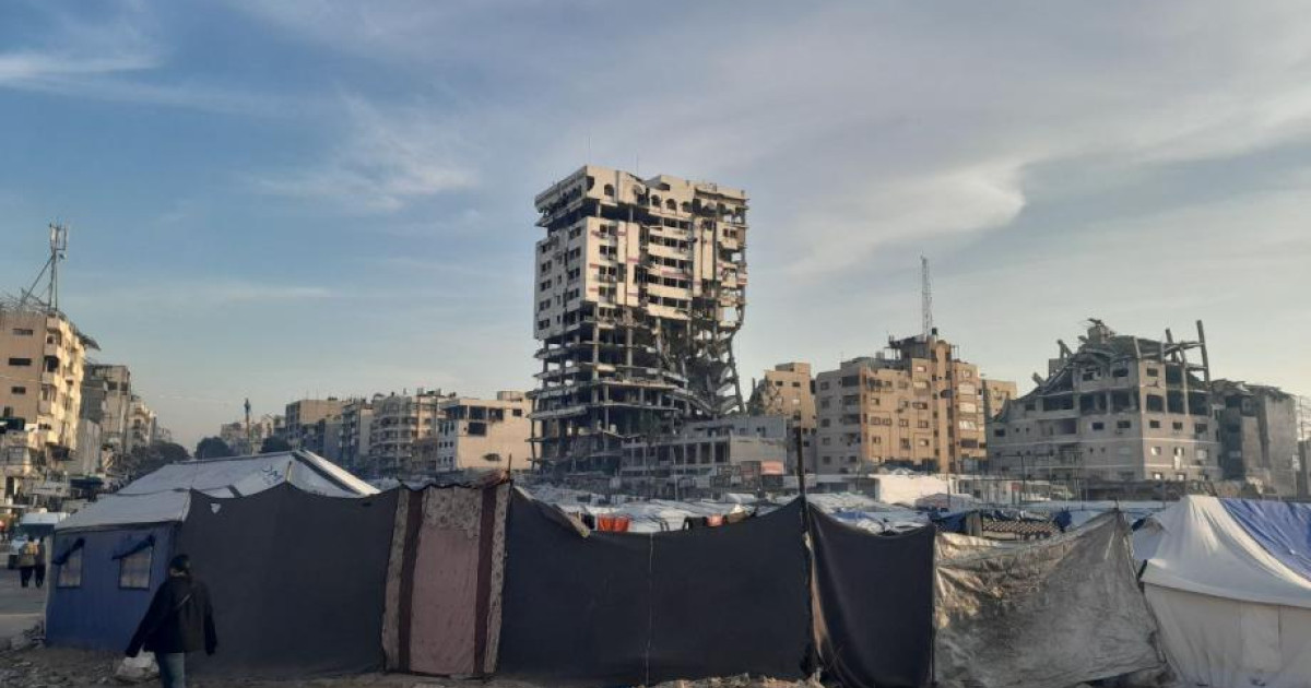 "الأشغال" تبحث الاستعداد للشتاء ومخاطر المباني الآيلة للسقوط بغزة